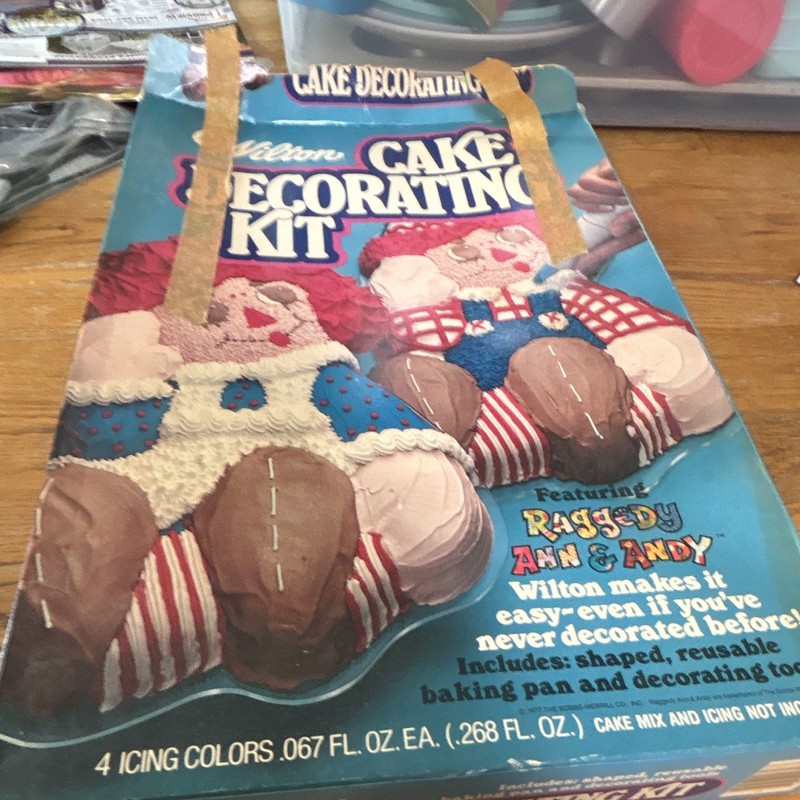 Wilton Raggedy Ann & Andy Aluminum Reusable Cake Pan Silver Shaped