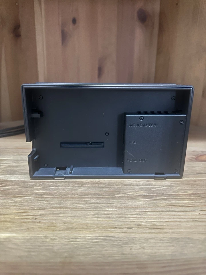 Dock Station Per Nintendo Switch 100% Base Ricarica Usata - edizione speciale - Immagine 2 di 2