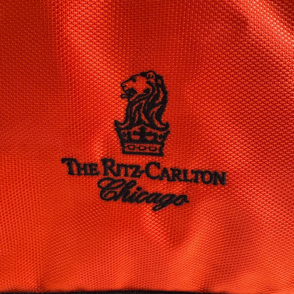 Bolso de Lona Ritz Carlton Chicago De Colección Complejo Vacacional Equipo de Nylon para Deportes  Foto 3 de 4