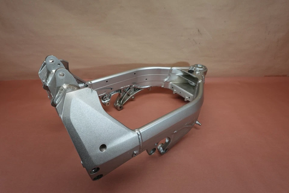2003-2009 Honda Interceptor 800 VFR800 MAIN FRAME CHASSIS - Image 4 of 4