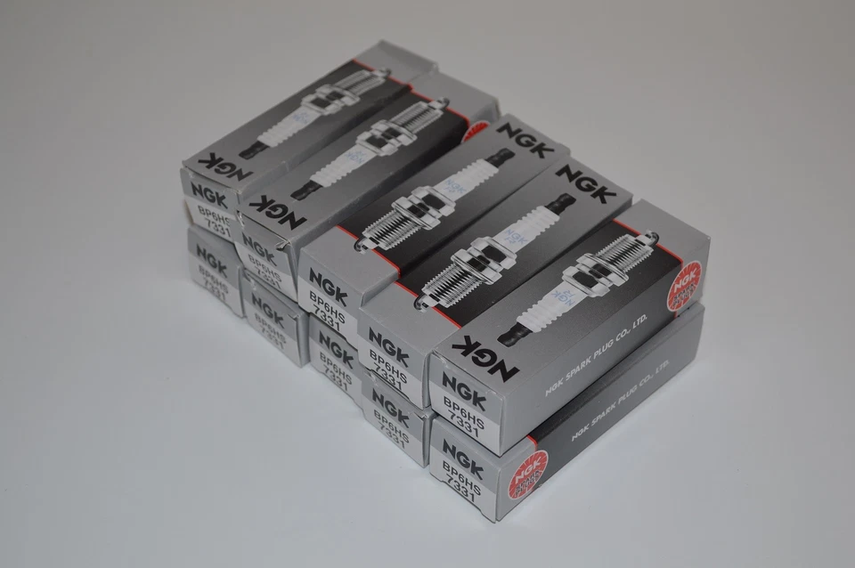 Bujía estándar Yamaha YF60 1986-1987 4 dedos NGK | BP6HS | 7331 | 8 juegos Foto 3 de 3