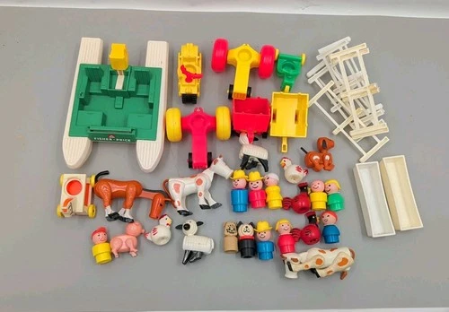VTG Fisher Price Little People Family Farm Play Set Lot Figures Animals Trackers