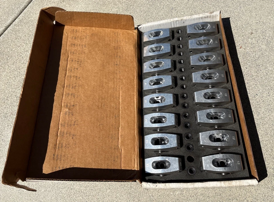 Brazos basculantes de aluminio SUMMIT RACING Chevy bloque pequeño relación 1,6 Foto 2 de 4