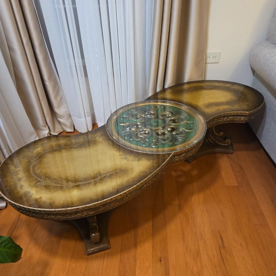 Magnífica mesa de centro dorada pintada a mano francesa de 64 pulgadas para riñón rara de 1970 Foto 2 de 4