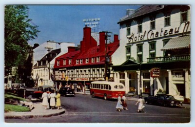 Place d'Armes Ste. Anne St. Quebec CANADA Postcard