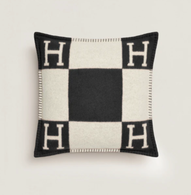 Oreiller Hermes Avalon III PM – Laine Et Cachemire – Couleur Ecru/orange Feu