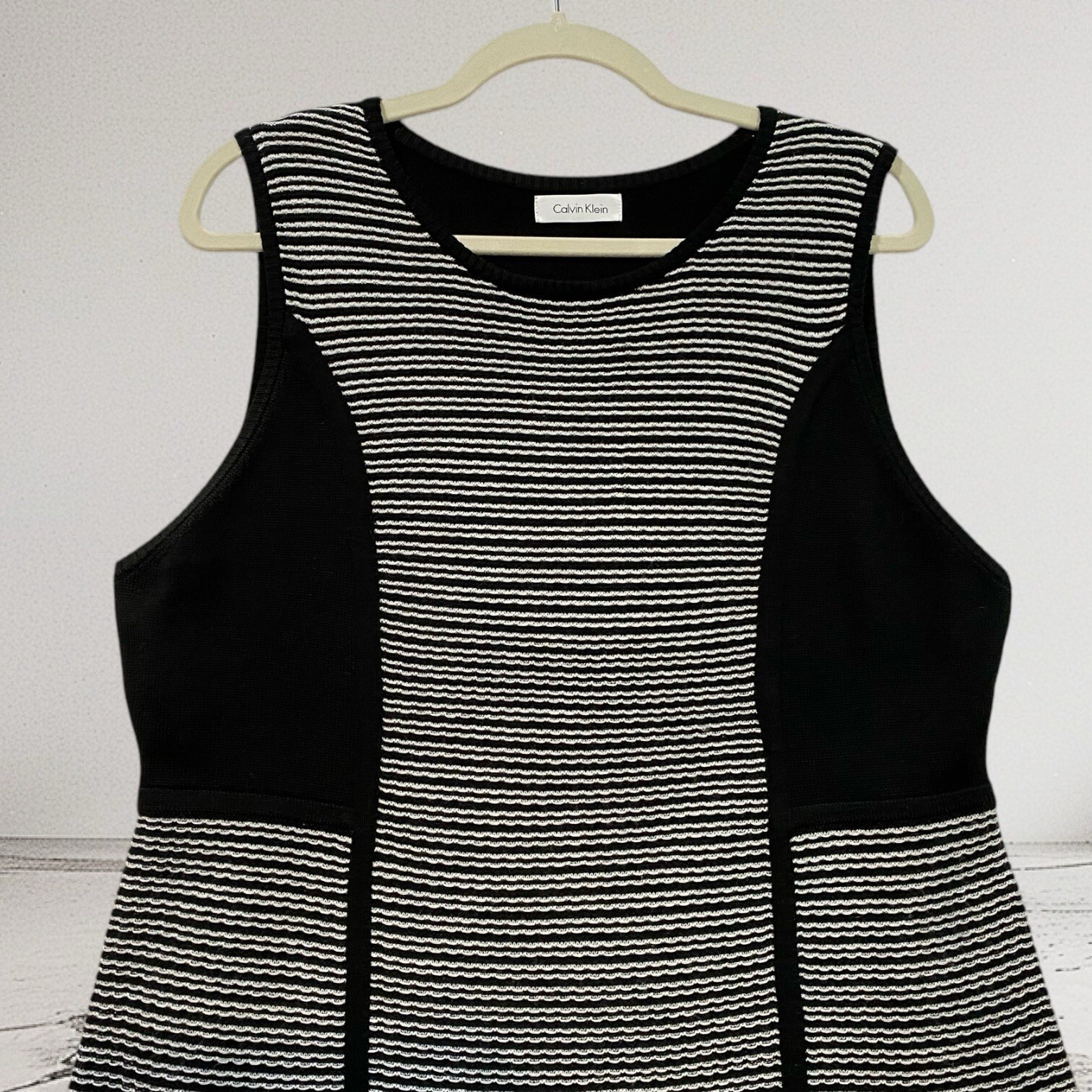 Calvin Klein Stripe Sweater Dress Women’s Size Large Super Soft Knit Cozy Chic