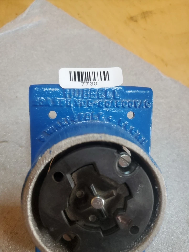 Hubbell Hubbellock, Industrial, D137-01 30A 600V AC, 20A 250VDC We Ship Today - Image 2 of 4