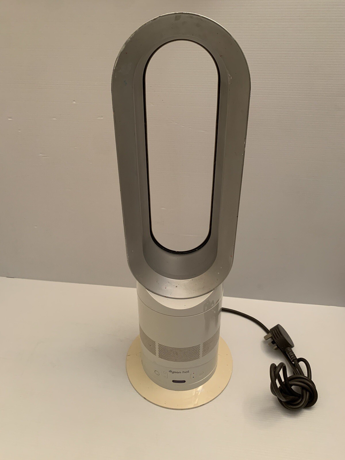Dyson AM04 Hot and Cool Heater Fan White - Auto rotate left to right and  Tilt | eBay