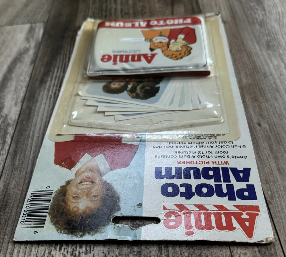 Álbum de fotos Annie 1981 con 6 fotos de Annie contiene 12 fotos ¡NUEVO Y SELLADO!! Foto 4 de 4