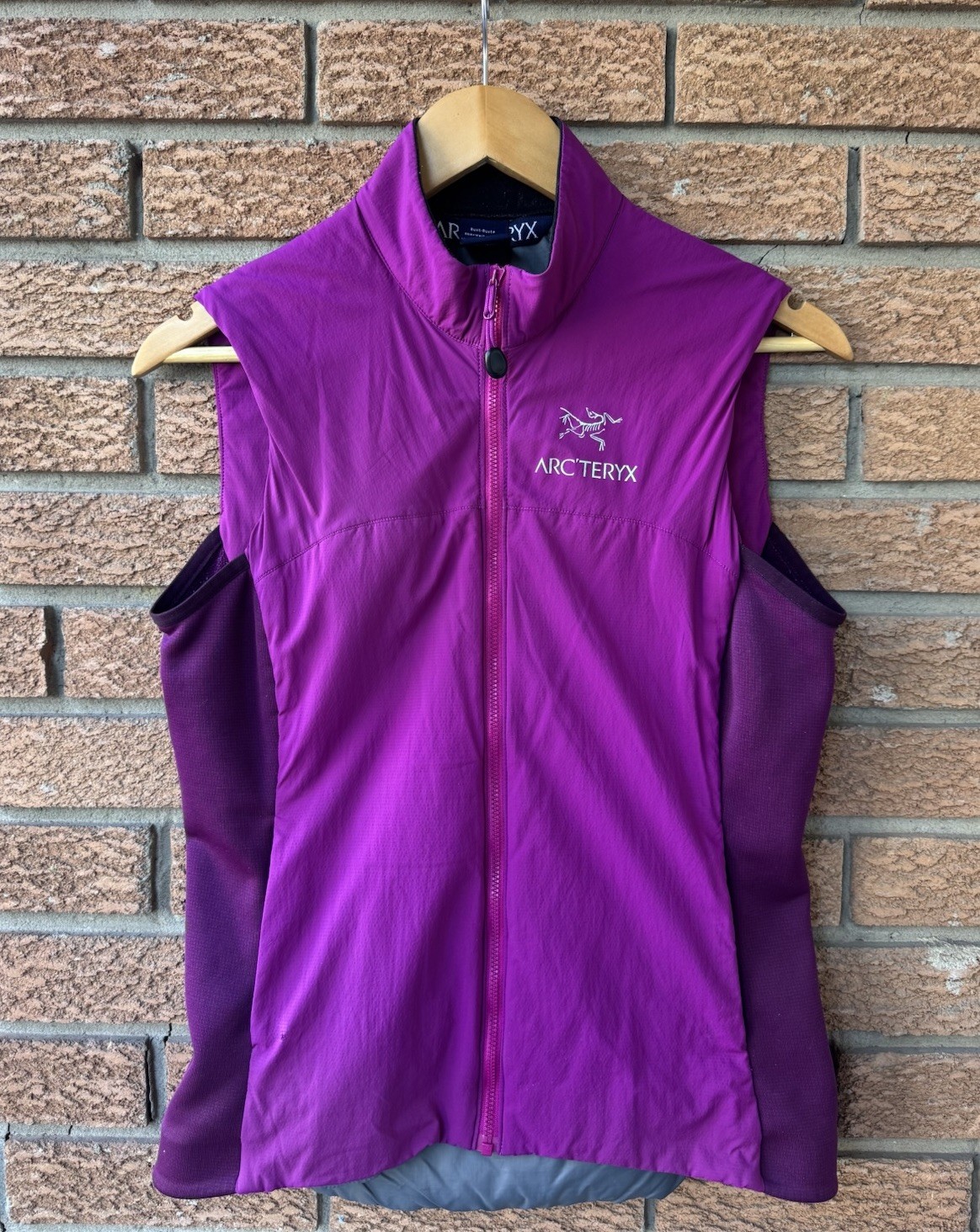 Giubbotto donna ARC'TERYX ATOM LT isolato giacca zip intera taglia S