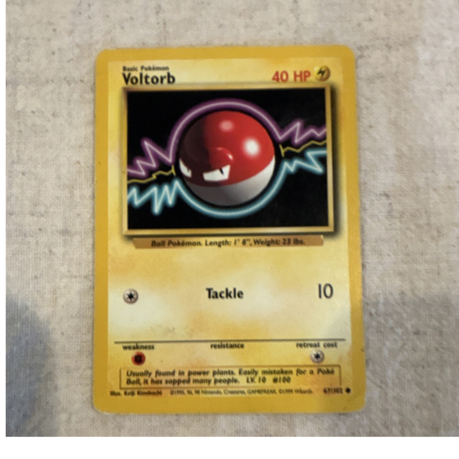 Pokémon TCG Voltorb Base Set 67/102 Regular Basic Card 1999 English