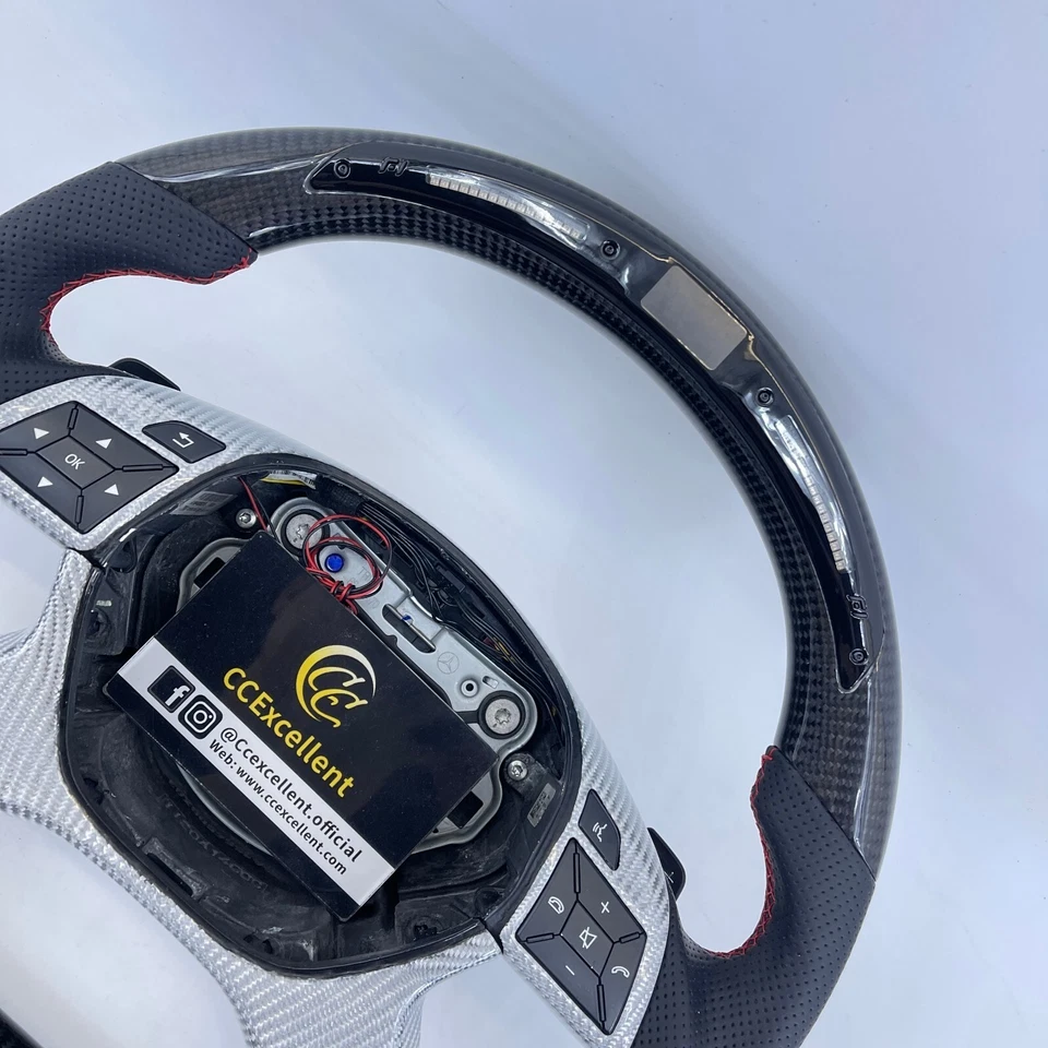 Volante LED de fibra de carbono para Mercedes-Benz G63 GL63 ML63 ML350 GL350 Foto 3 de 4