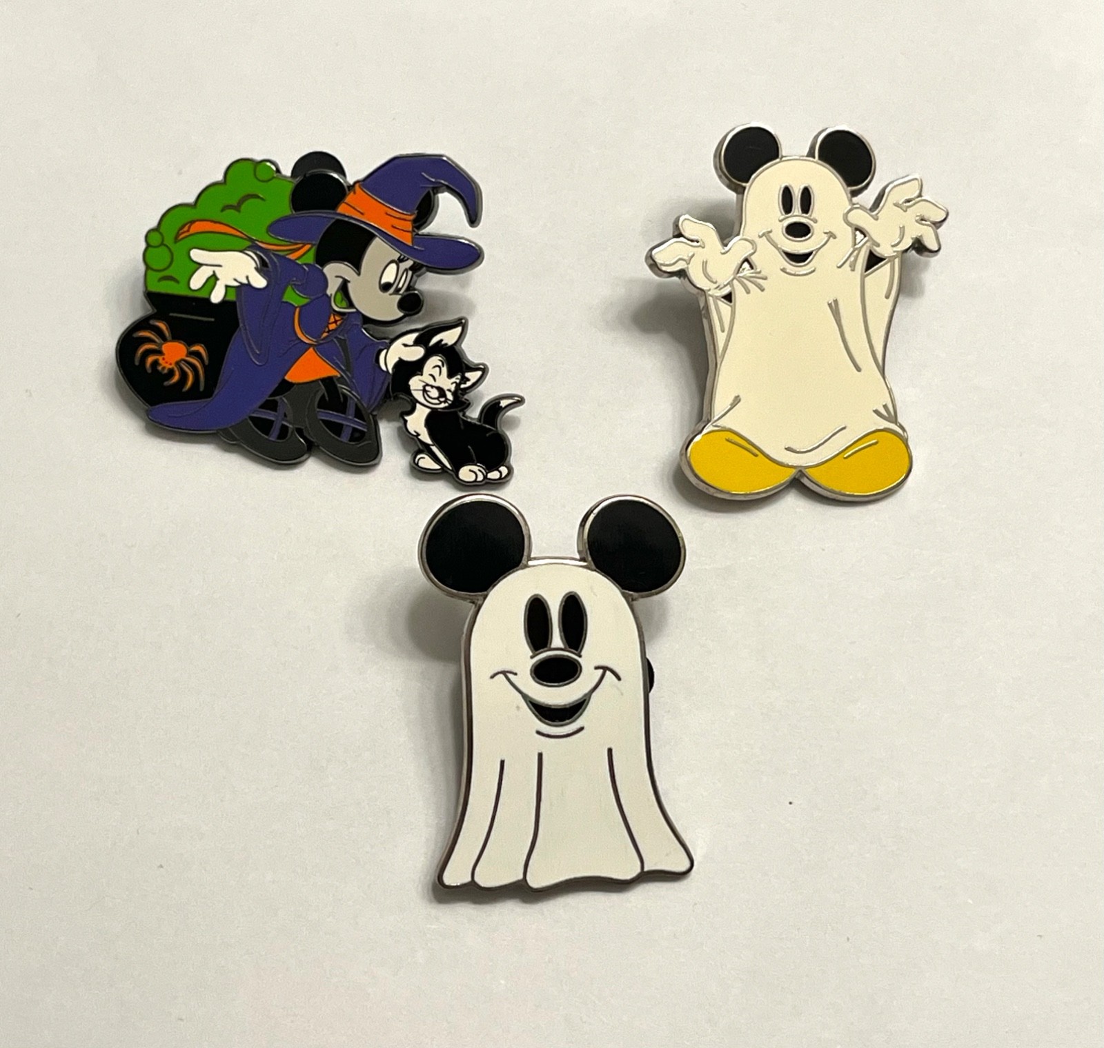 DISNEY Pins - 3 Halloween pins 2007, 2015, 2019