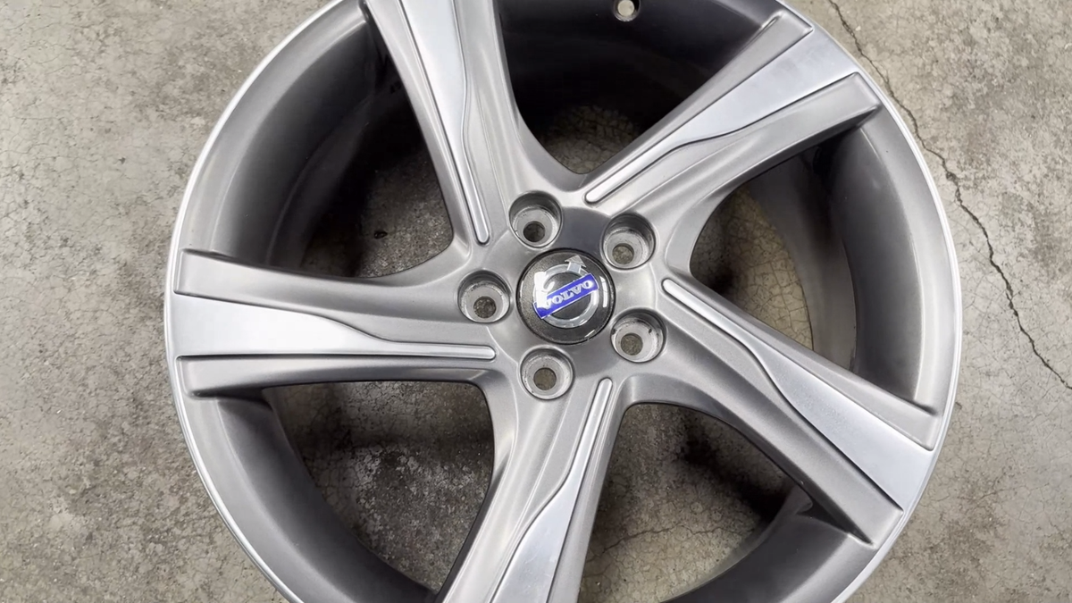 Genuine Used 18x8 Volvo V40 (4 Wheel) GREY 5x108 fit Volvo C40 V60