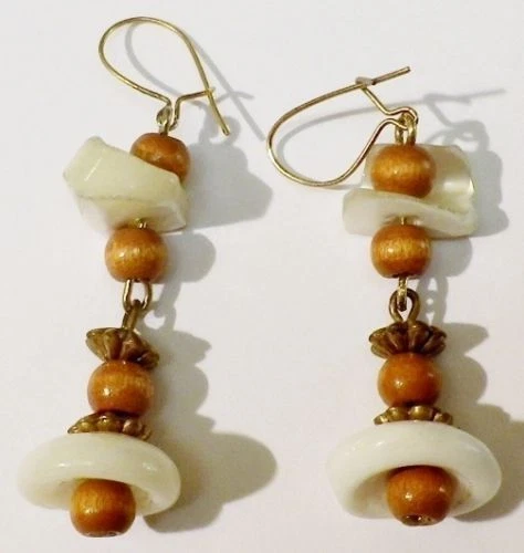 boucles d'oreilles percées rétro bijou vintage perle de bois coquillage *5179 - Photo 1/1
