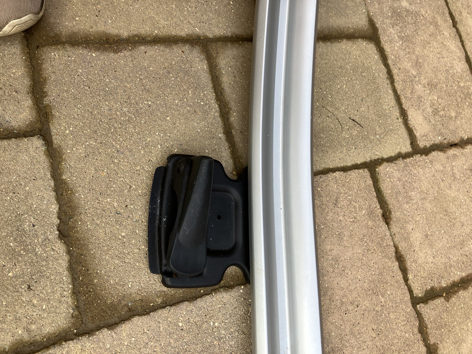 Thule ProRide 591 Bike Roof Rack Silver eBay