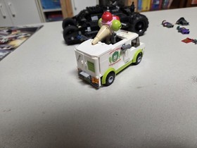 7888 The Tumbler: Joker's Ice Cream Surprise(99% complete With Minifigs, No Box)