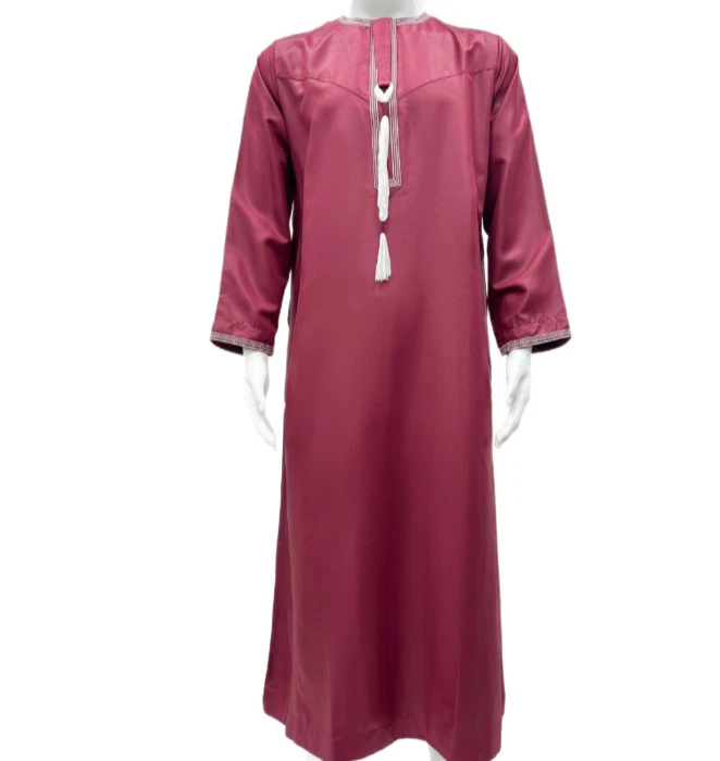 Premium Brillante Satén Thobe Omaní Estilo Emiratí Brillante Jubba Kaftan para Hombres Musulmanes Foto 4 de 4