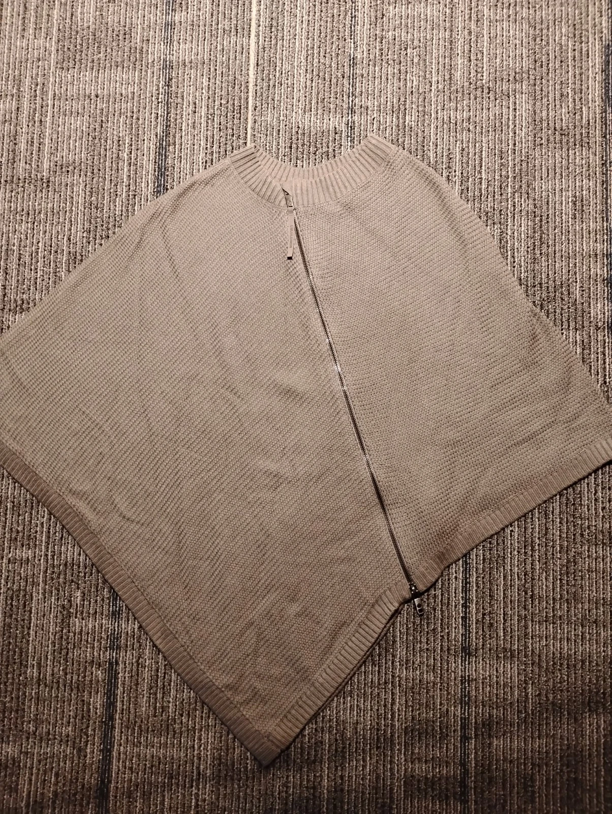 Lululemon Women's O/S On The Go Poncho Double Zip Nylon/Silk Blend Knit Sweater