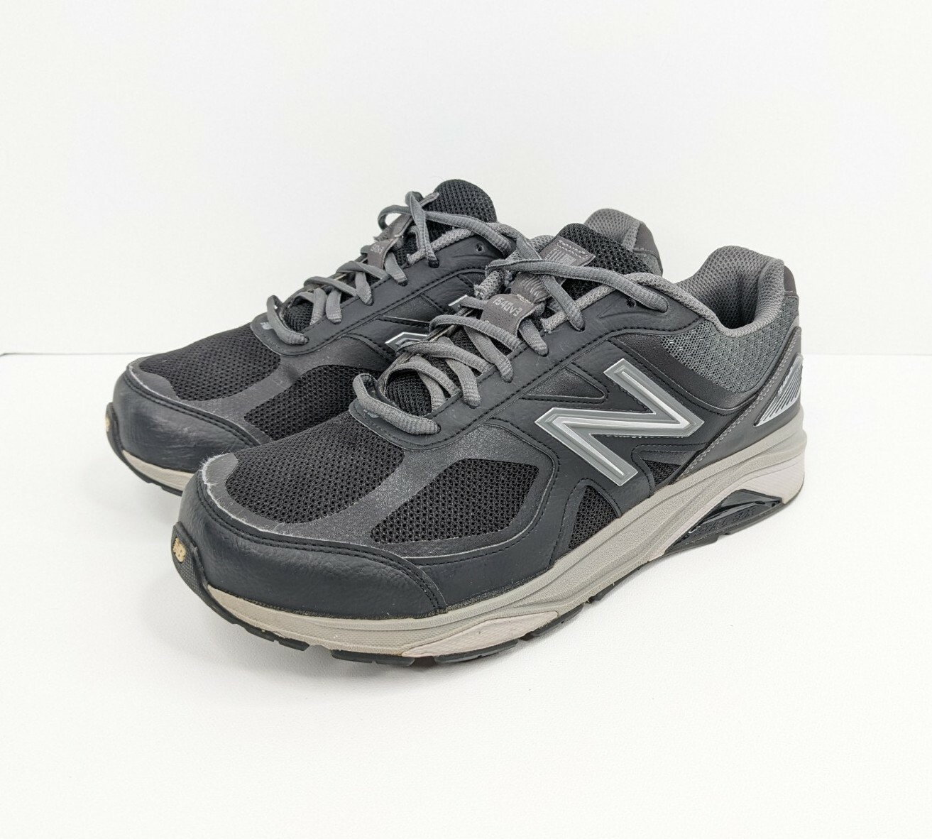 New Balance Men's 1540 V3 Running Shoes 