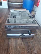 Lincat 15LT  2 Baskets Electric Fryer (DF49)