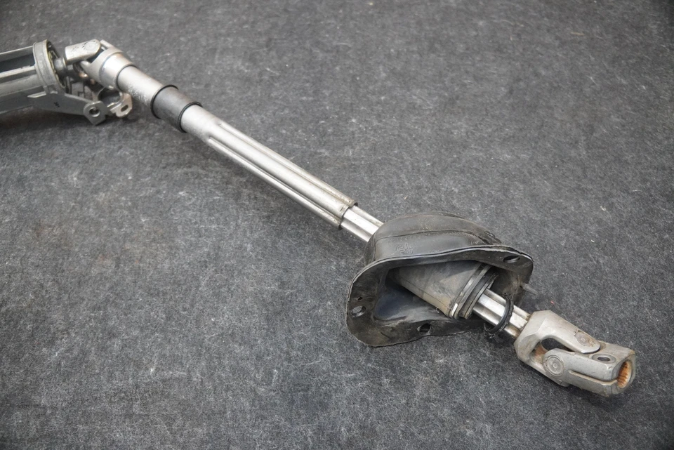 Conjunto de eje de columna de dirección tracción trasera 2,0 L 686262AA Alfa Romeo Giulia Veloce 2024 Foto 3 de 4