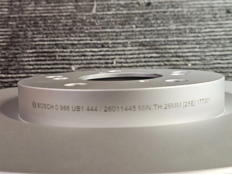 Bosch 26011445 - Rotor de freno delantero QuietCast™ Premium para Acura MDX 2007-2013 Foto 4 de 4