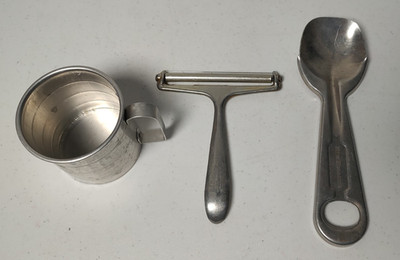 Vtg Lot of 3 Kitchen Utensils Aluminum Measuring Cup Cheese Ice Cream Scoop