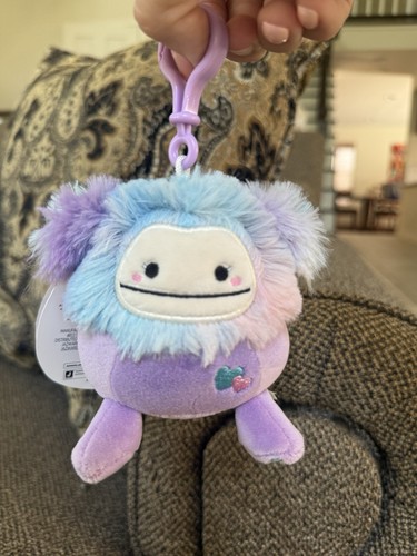 Squishmallow Eden The Bigfoot Mini Plush Clip On 3.5" Valentines 2024 NWT - Picture 3 of 3