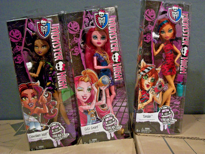 Mattel 2014Monster High Freaky Field Trip  Clawdeen Gigi Toralei 3 doll set NRFB