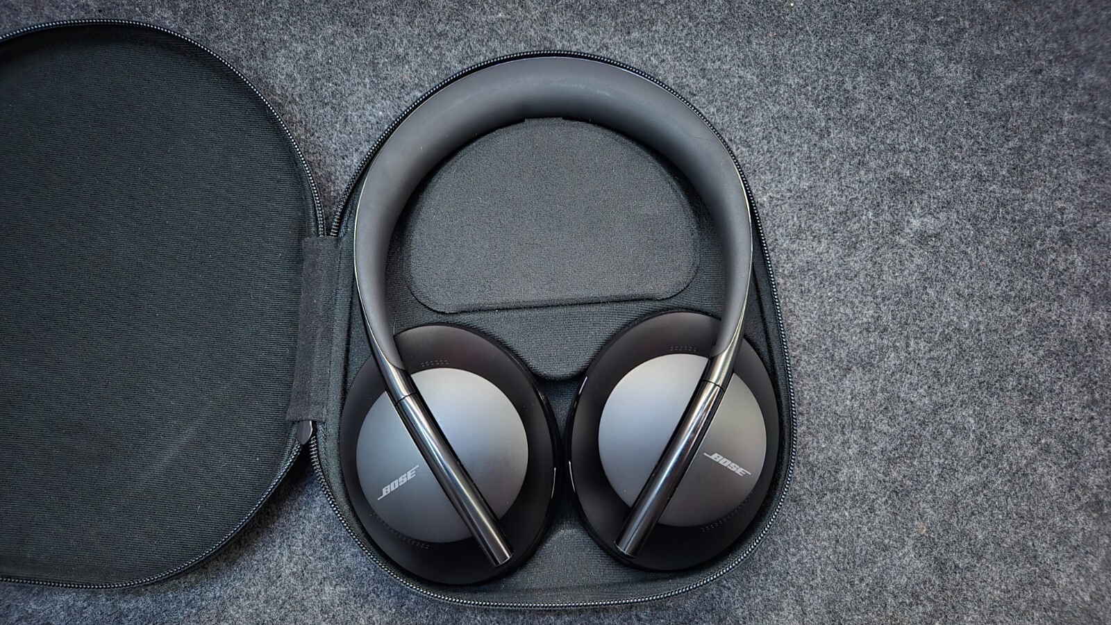 Bose 700 Bluetooth Wireless Over-Ear Headphones - Black-image