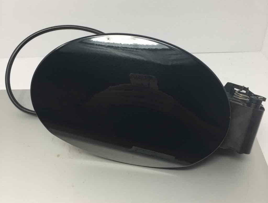 2018 Maserati Ghibli SQ4 Rear Fuel Tank Door Flap OEM Gas Door Black Assembly