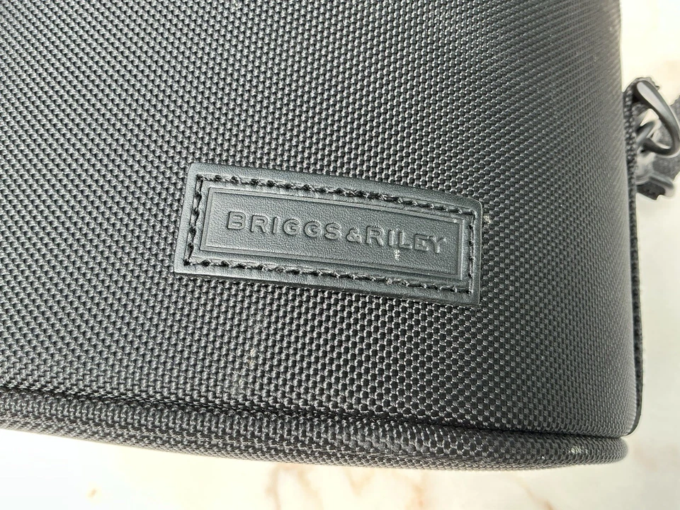 Briggs And Riley Baseline Train Toiletry Cosmetic Travelware Case Mirror Zip - Image 2 of 4