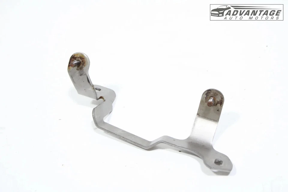 2024-2025 CHEVROLET TRAX MOTOR ESCAPE COLECTOR SOPORTE INFERIOR OEM Foto 2 de 4