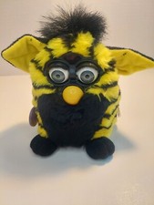 De colección Tiger Electronics Furby 1999 EDICIÓN LIMITADA Bumblebee Furby PARA REPUESTOS