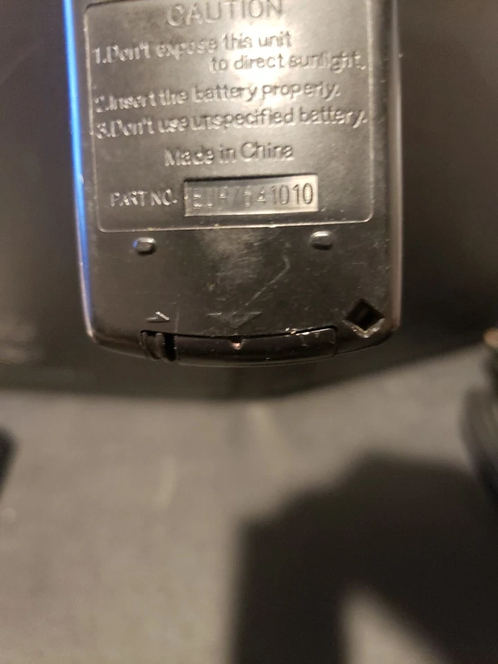 Control remoto de audio para automóvil Panasonic original genuino EUR7641010 - batería nueva con lengüeta de tracción Foto 4 de 4