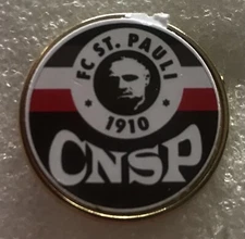FC ST.PAULI CNSP 1910 PIN BADGE GILT-METAL MOUNT CLEAR VIEW DOME COVER.