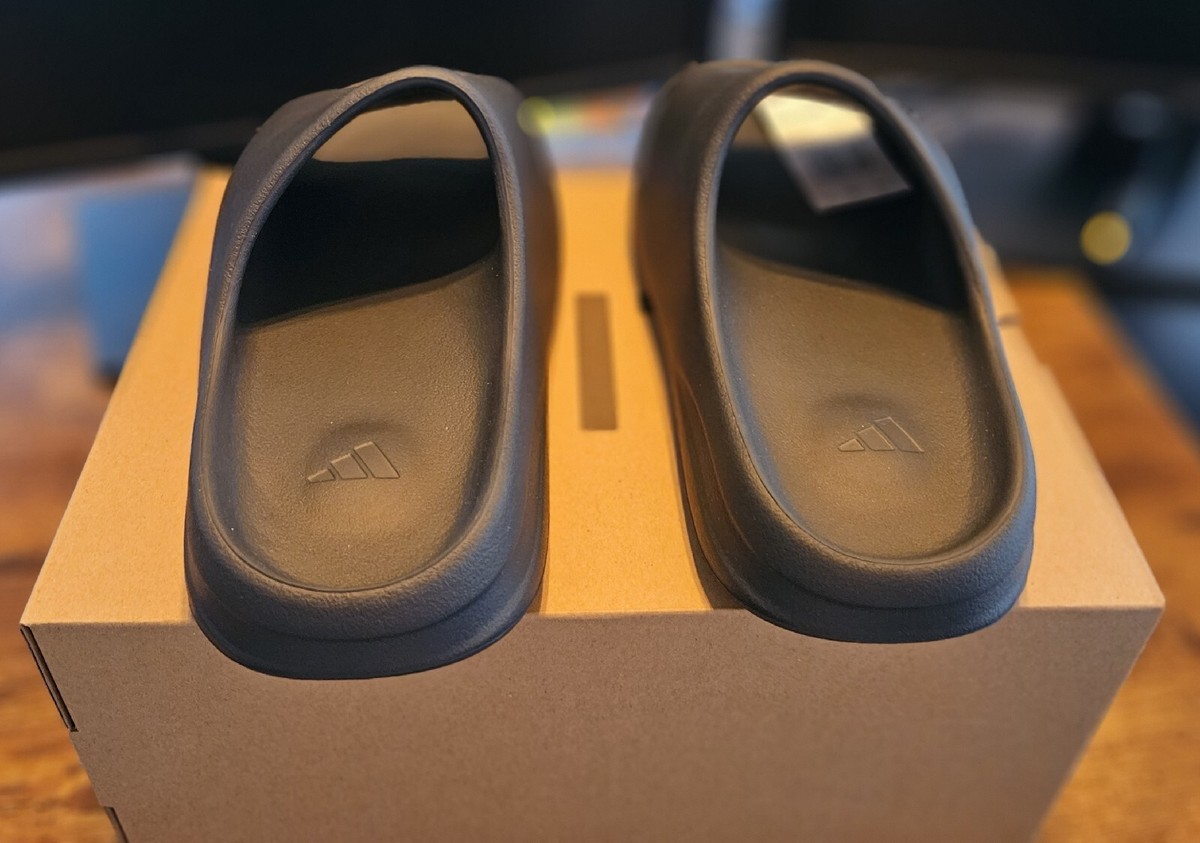 Adidas Yeezy Slide Onyx Size 11 - Brand New - Ready to Ship Adidas Yeezy Slide Onyx Size 11 - Brand New - Ready to Ship