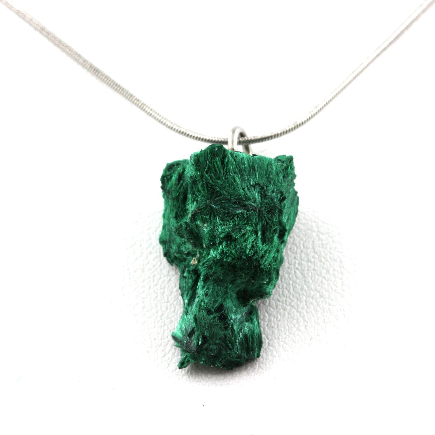 Collier malachite brute 28.20 ct et minéraux naturels, pendentif en pierre de Kipushi vert