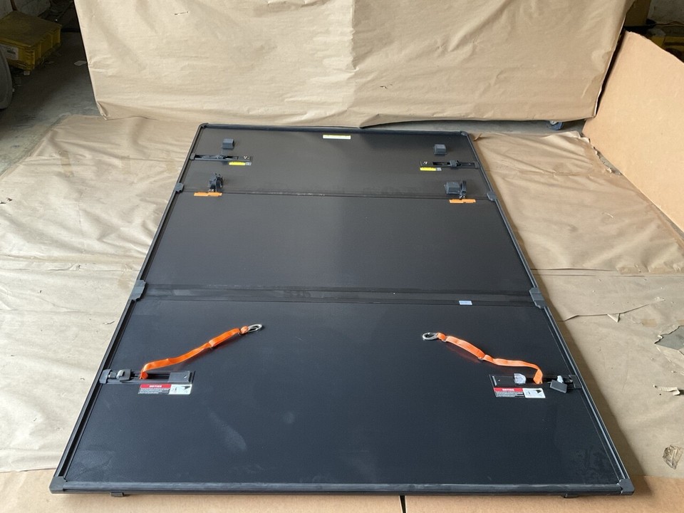 Rugged Liner HCC814 TriFold Tonneau Bed Cover For 1418 Chevy GMC 8