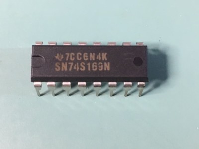 LOT OF (100) NEW TI SN74S169N Counter Single 4-Bit Sync Binary UP/Down 16-PDIP