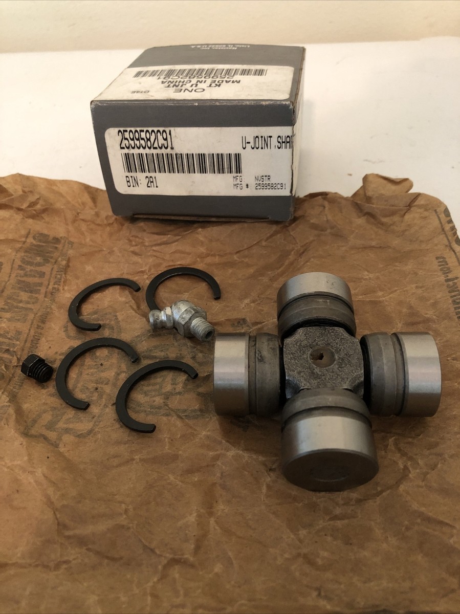 GENUINE INTERNATIONAL U-JOINT KIT PROSTAR 2599582C91 OEM NOS NEW