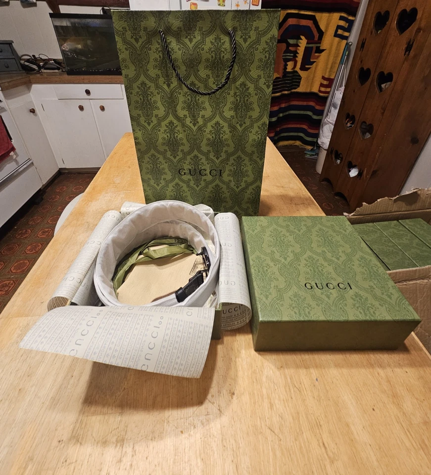 Cinturón para hombre Gucci negro Imprime monograma GG talla 32/34 Foto 3 de 3