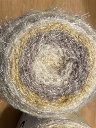 Caron Latte Cakes Yarn Butter Cookie 530yds 5 Bulky 8.8oz - Picture 3 of 5