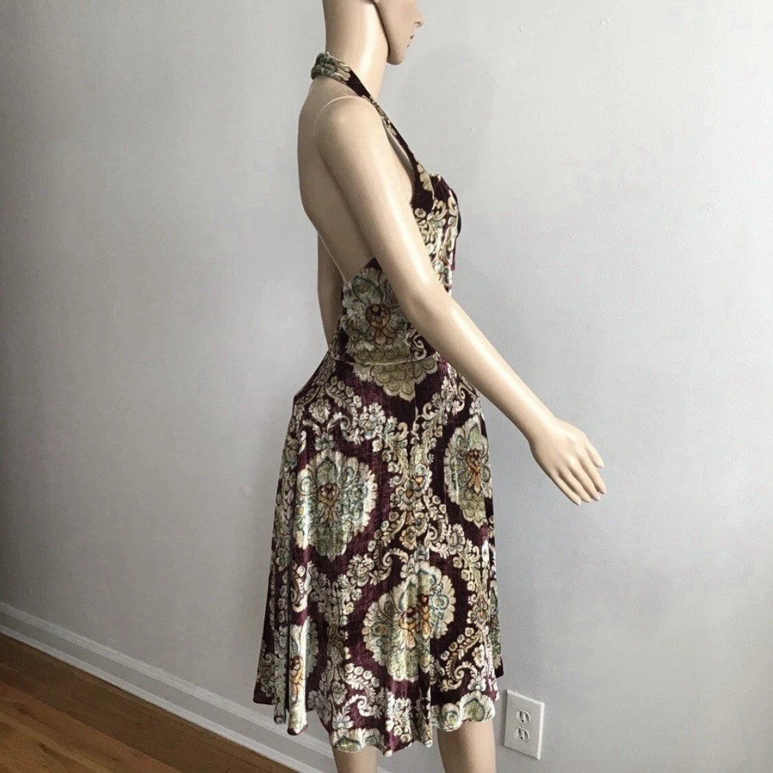 Abito vintage Moschino economico e chic in velluto senza schienale taglia 10