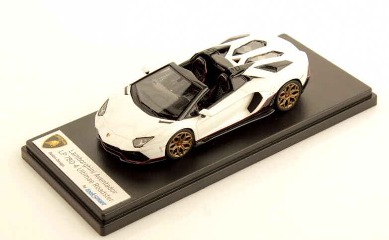 Lamborghini Aventador LP 780-4 Ultimae Roadster miniature Looksmart pour collectionneur