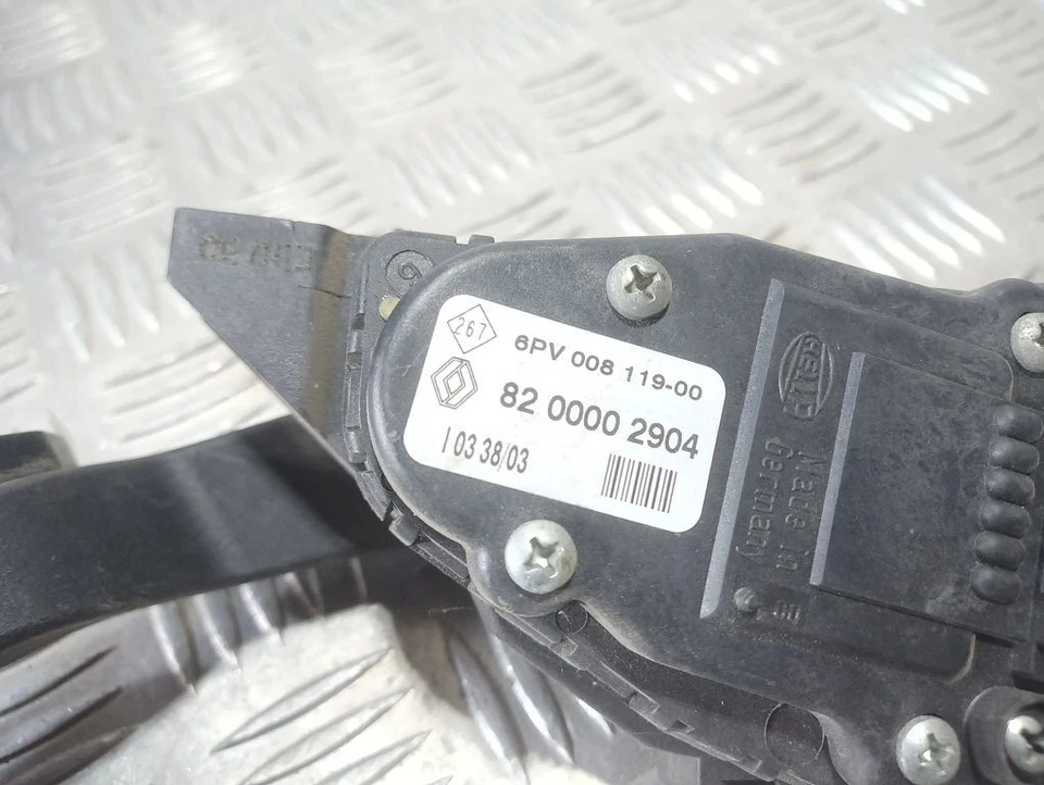 Pedal del acelerador Renault Laguna II 2004 8200002904 UST94045 diésel Foto 4 de 4