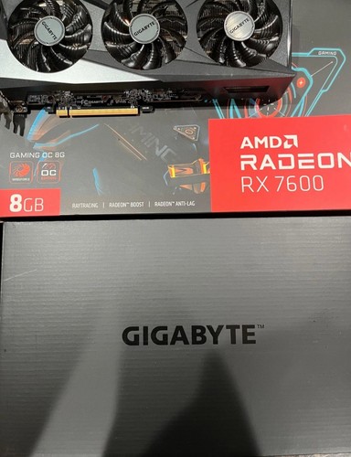 GIGABYTE Radeon RX 7600 GAMING OC 8GB GDDR6 Graphics Card 3x Fans Windforce Used - Afbeelding 4 van 4