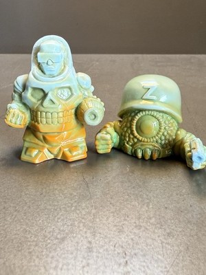 Unbox Industries Who Goes There Retroband Vs Zectron Sofubi Kaiju Monster Toy